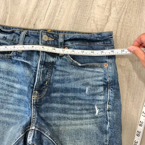 Old Navy High Rise OG Straight Jean Short Size 2 - Picture 6 of 6